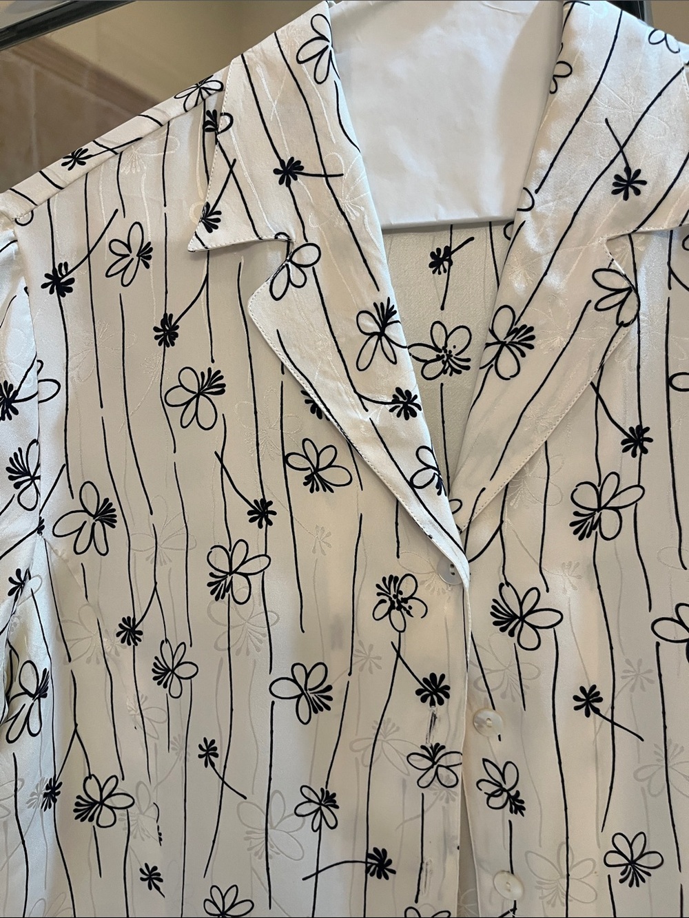 Silk blouse - Picture 2 of 6